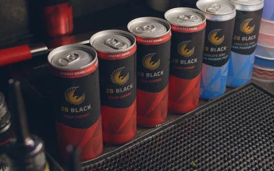 Royal5 setzt Energy Drinks von 28 BLACK auf Festivals in Szene